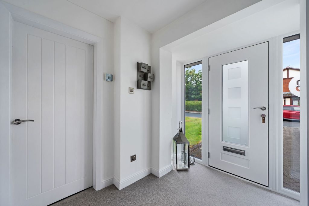 Property photo 2 of 31