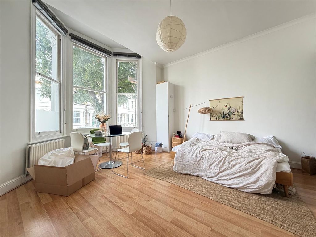 Property photo 1 of 3