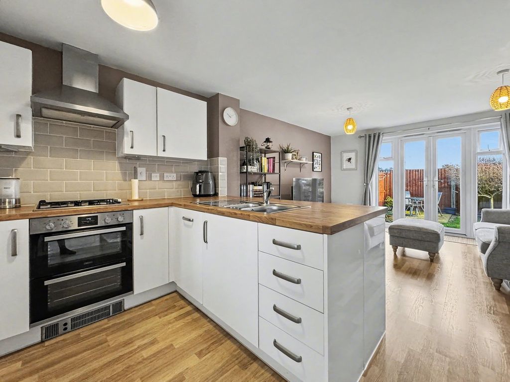 Property photo 3 of 26