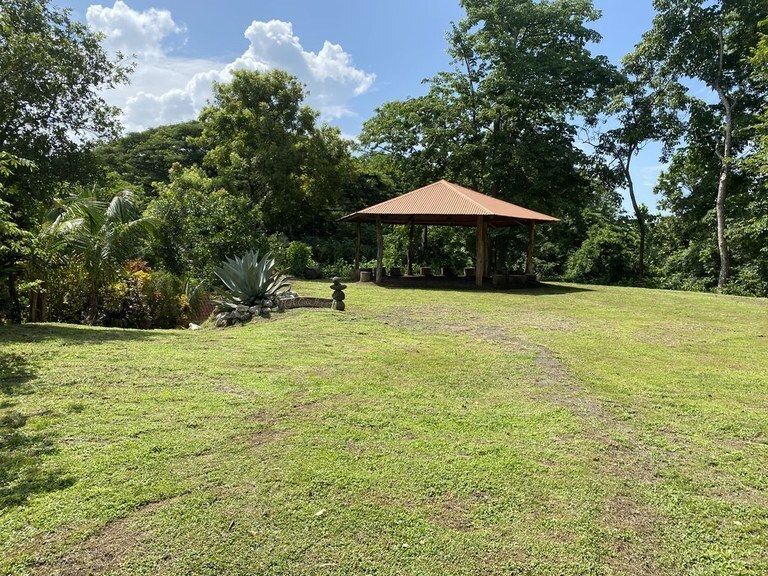 Property photo 1 of 32