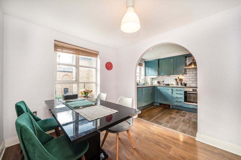 Property photo 3 of 7