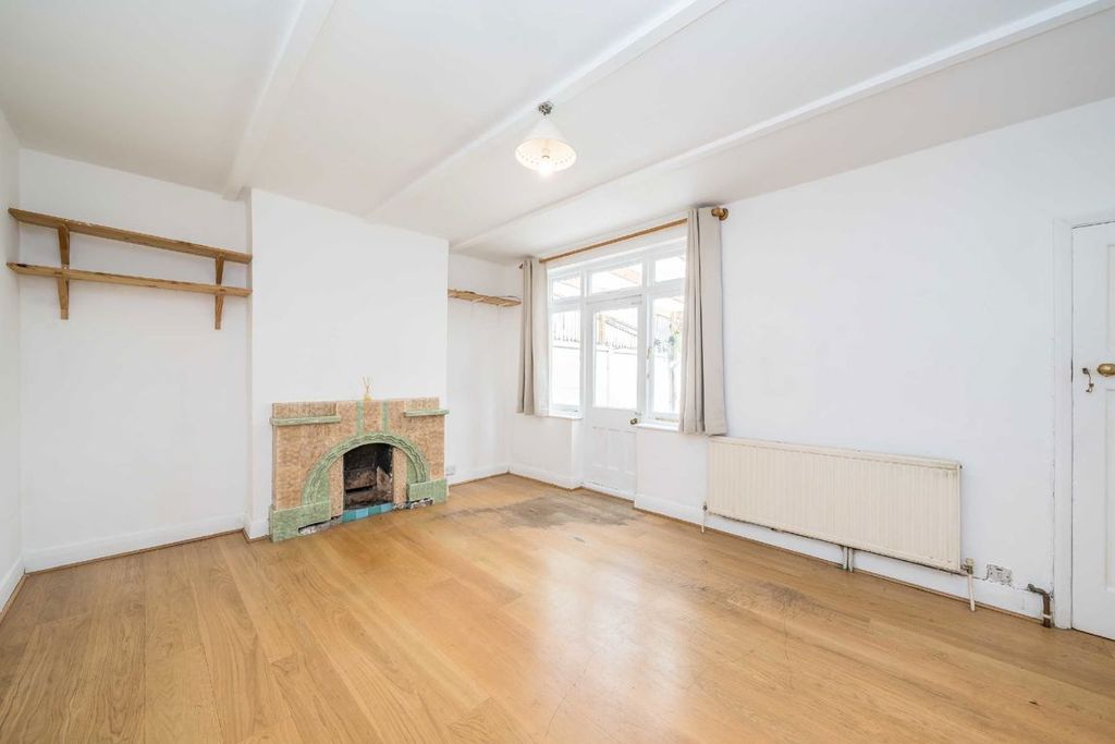 Property photo 3 of 5