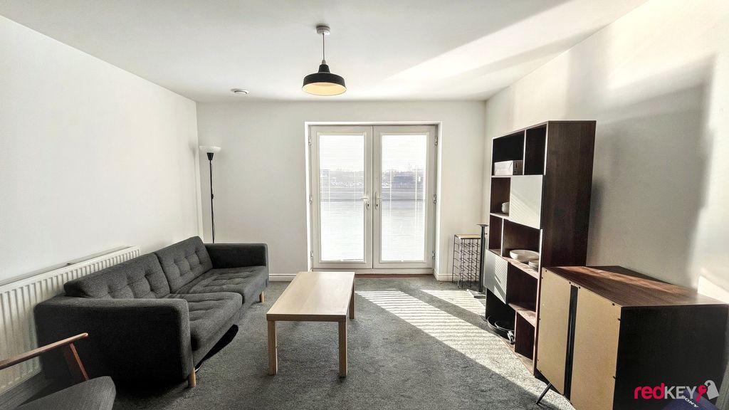 Property photo 2 of 8 Lounge.