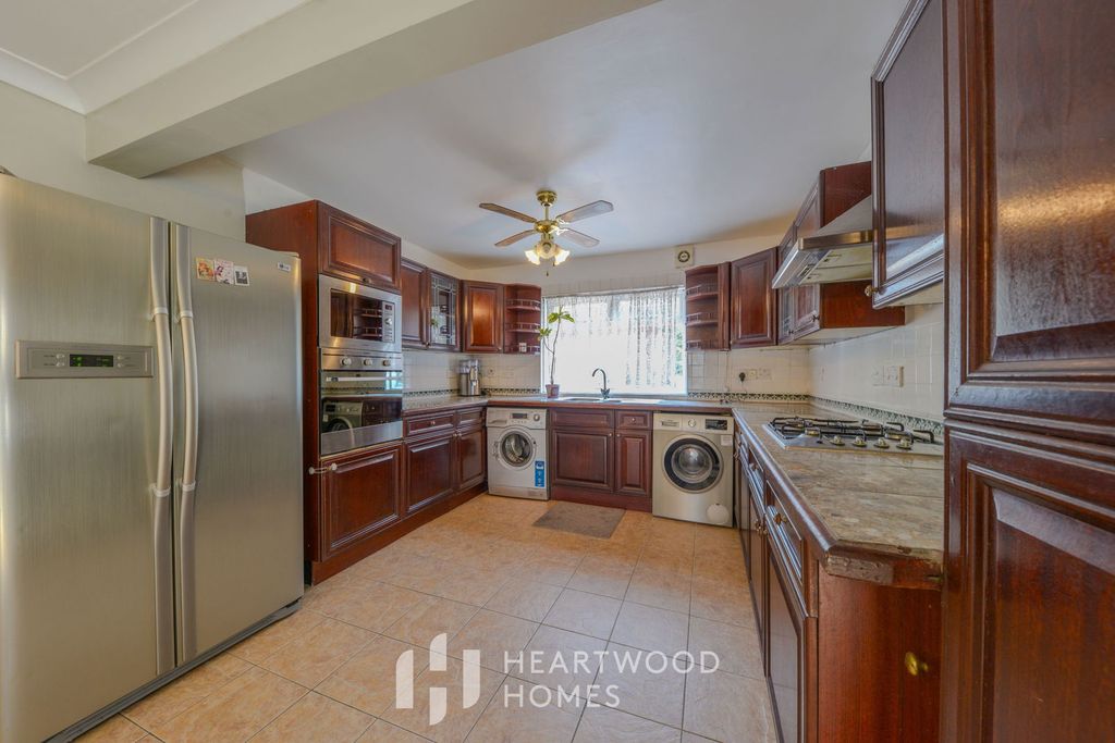 Property photo 3 of 16