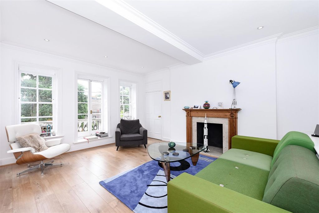 Property photo 2 of 11