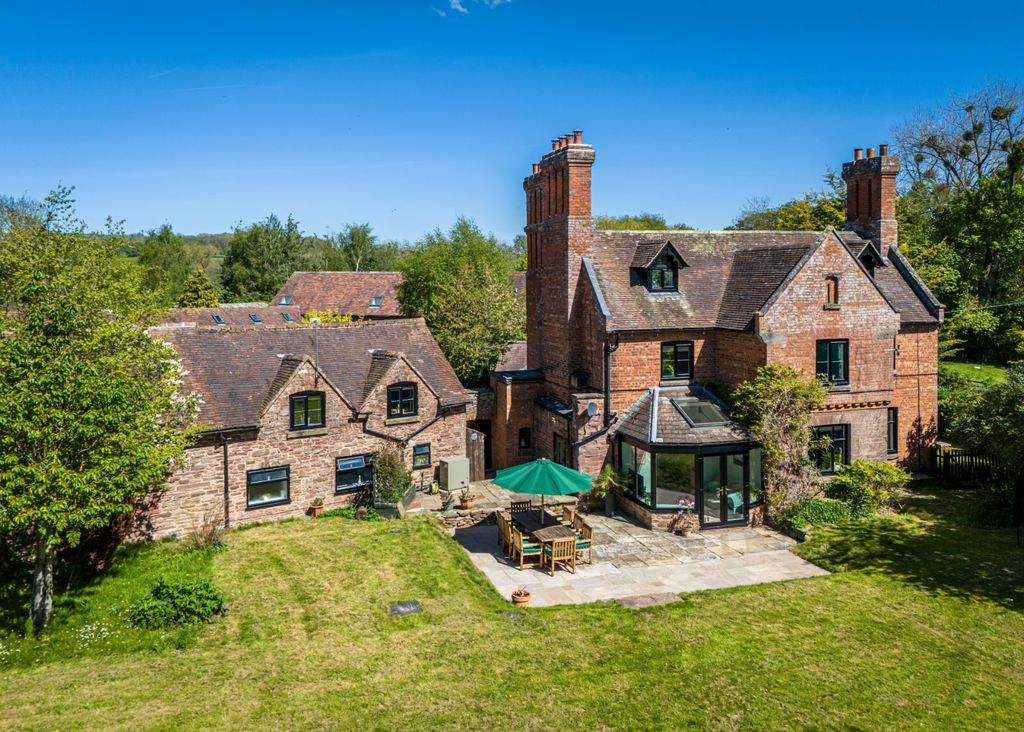 Property photo 1 of 38 St Peters House