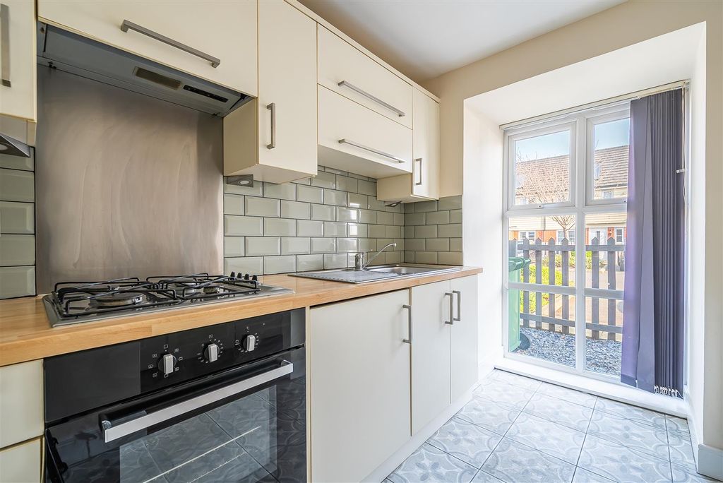 Property photo 3 of 15 Kitchen