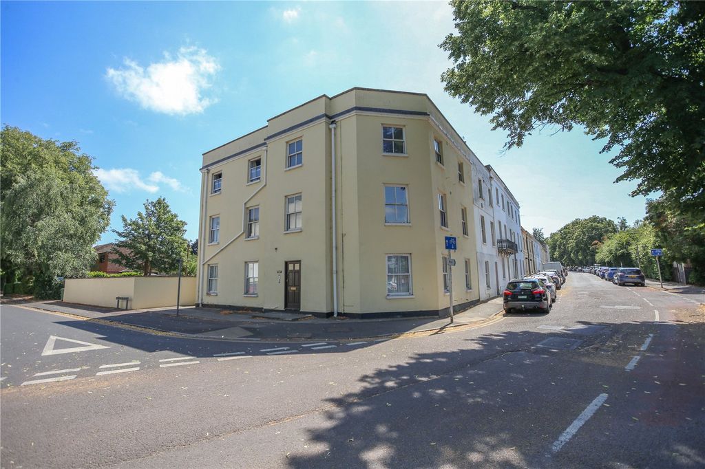 Property photo 2 of 11 Picture No. 04