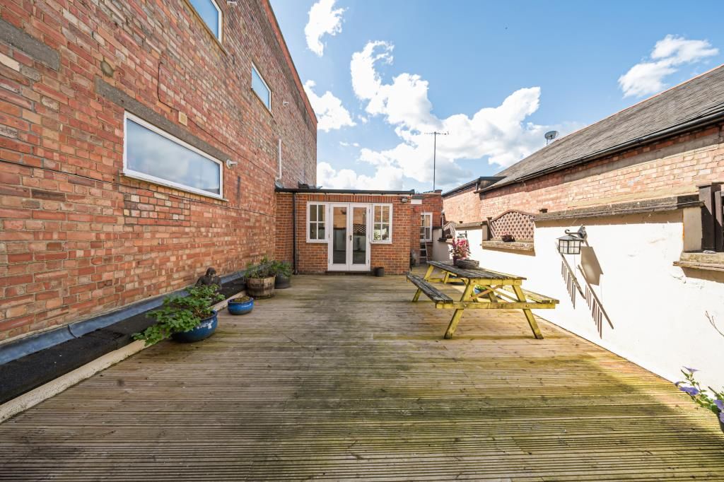 Property photo 2 of 12 Garden