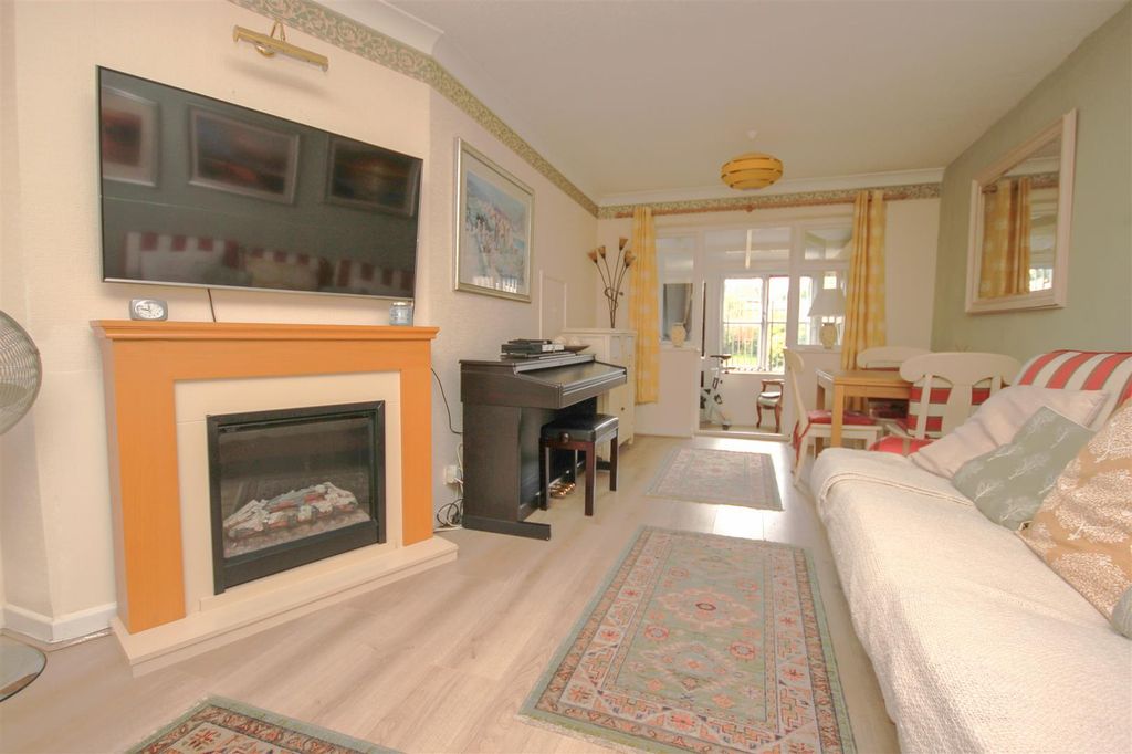 Property photo 2 of 13 Lounge 3.Jpg