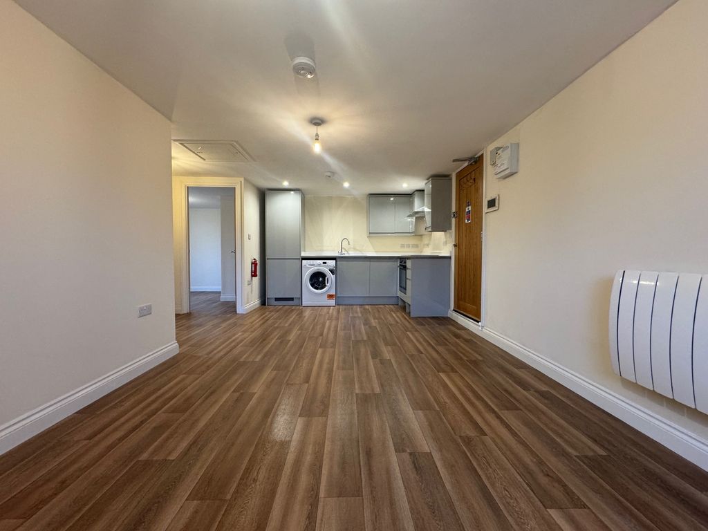 Property photo 2 of 9 22Bkitchen3