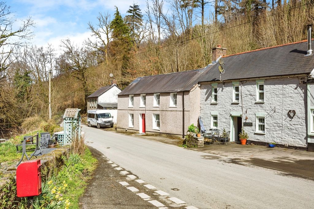 Property photo 2 of 17 Photo