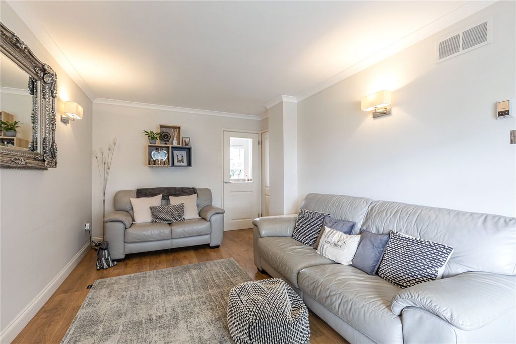 Property photo 2 of 15 Picture No. 10