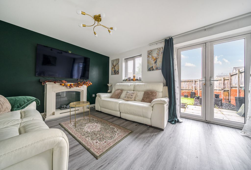 Property photo 3 of 14 1385203-20-69284E...