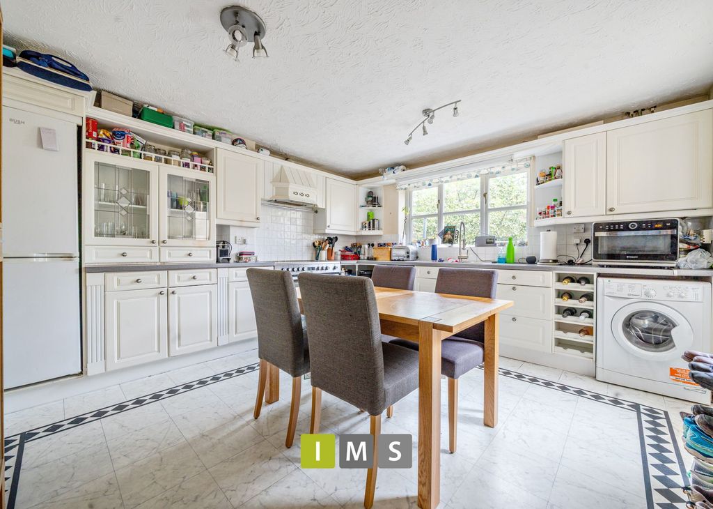 Property photo 3 of 14