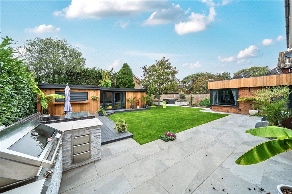 Property photo 2 of 19 Picture No. 58