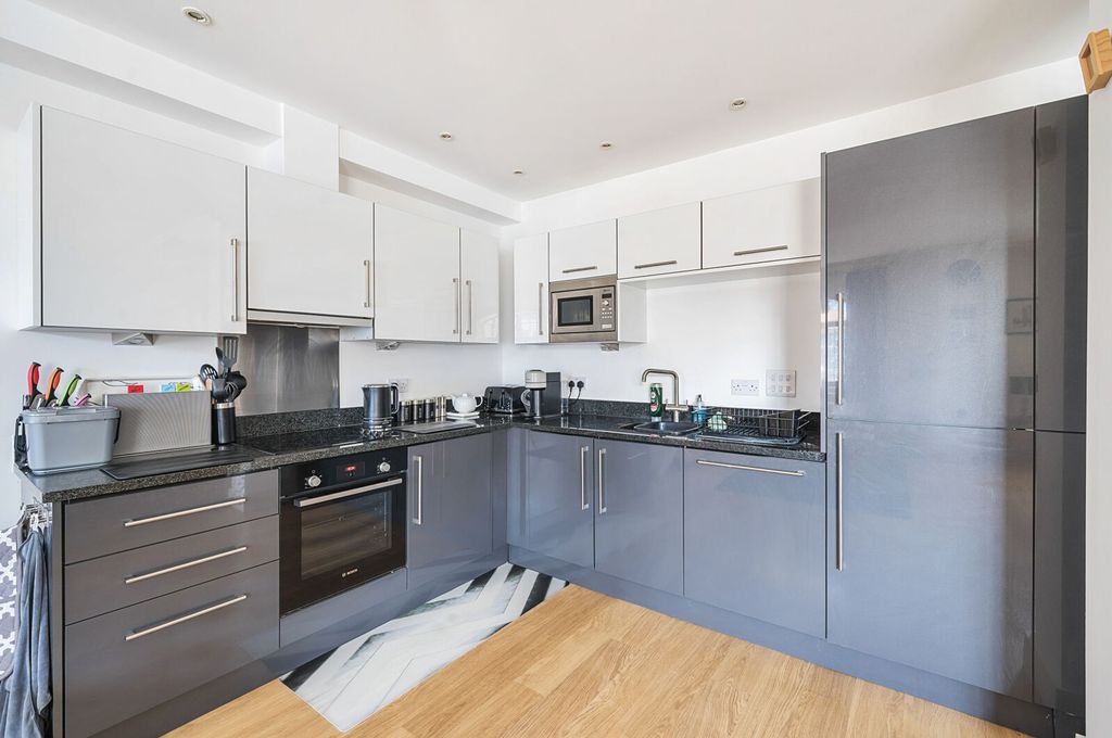 Property photo 3 of 18