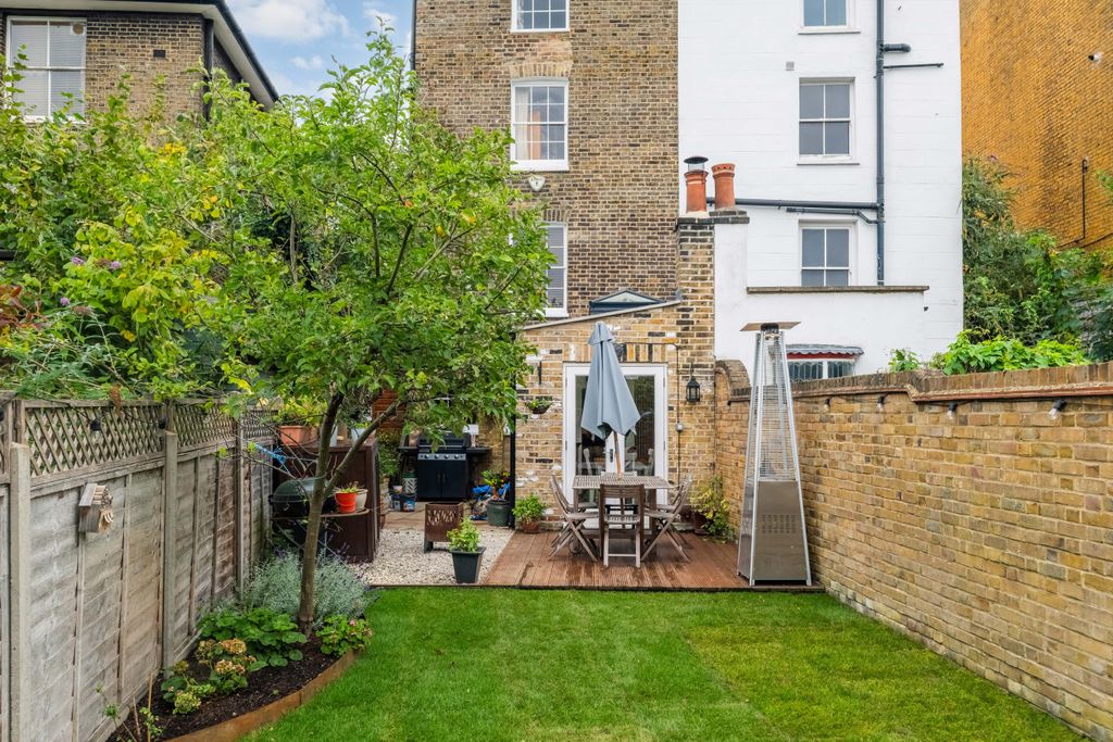 Property photo 2 of 19