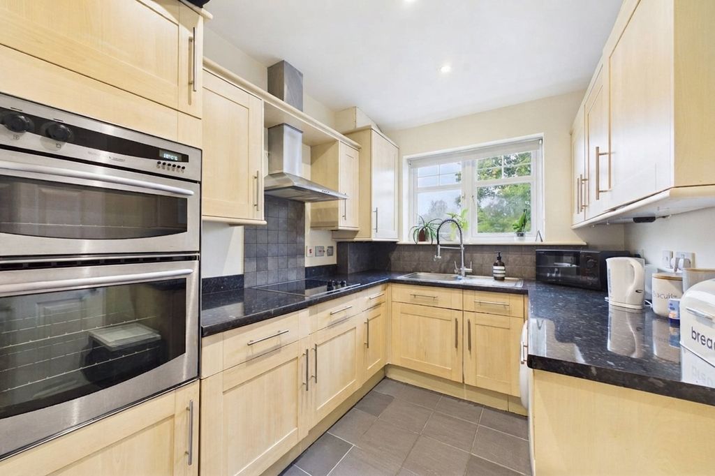 Property photo 3 of 8 Picture No. 04