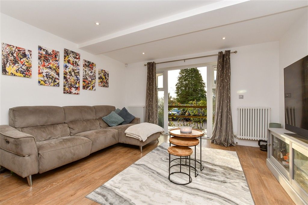 Property photo 2 of 12 Kitchen / Lounge / Diner