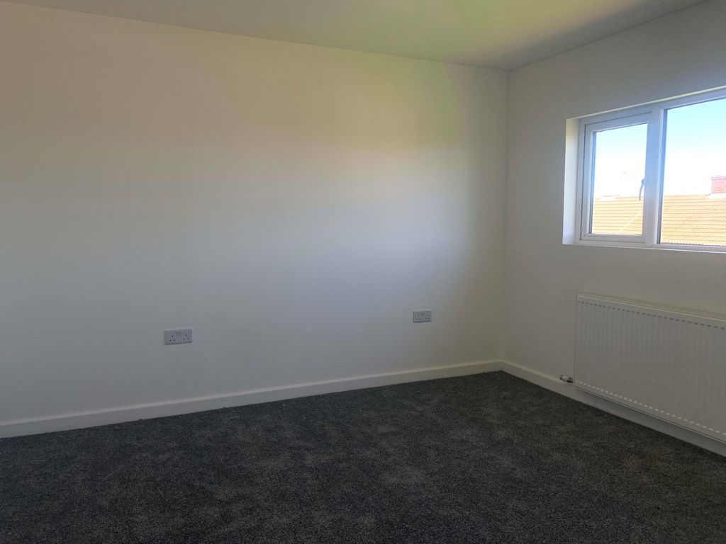 Property photo 3 of 8 Bedroom 3