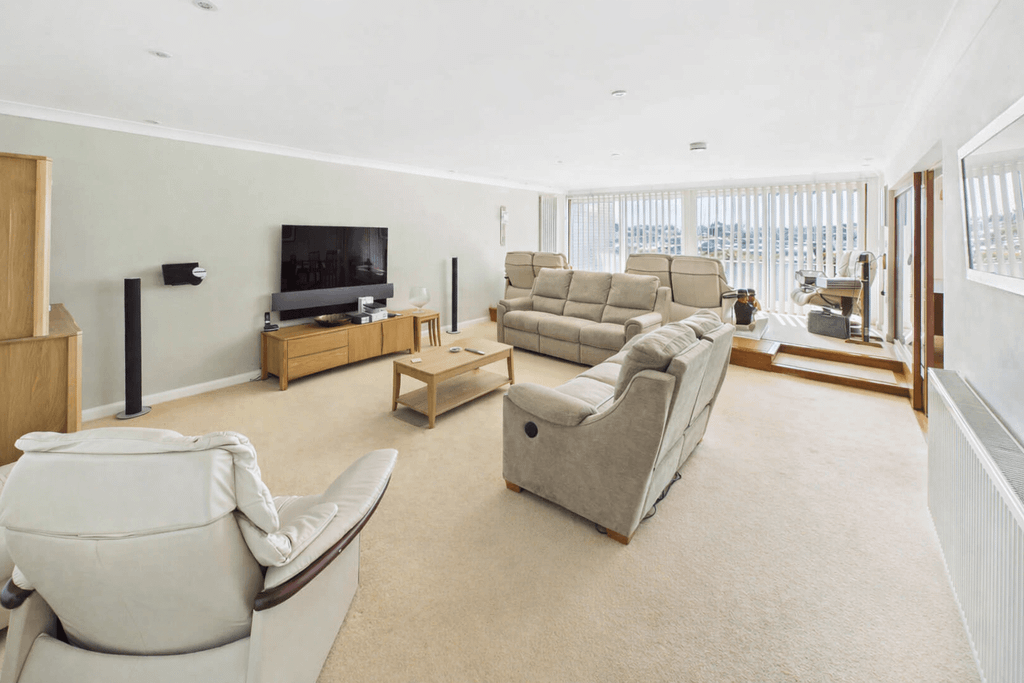 Property photo 3 of 13 Gallery