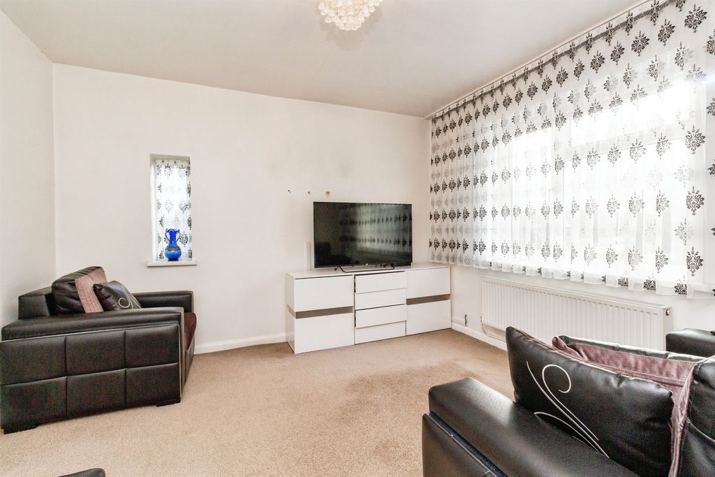 Property photo 2 of 15 Lounge Area: