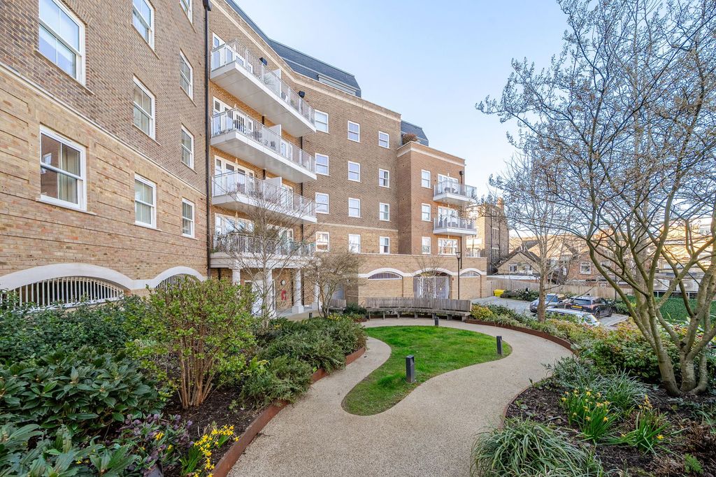 Property photo 3 of 18