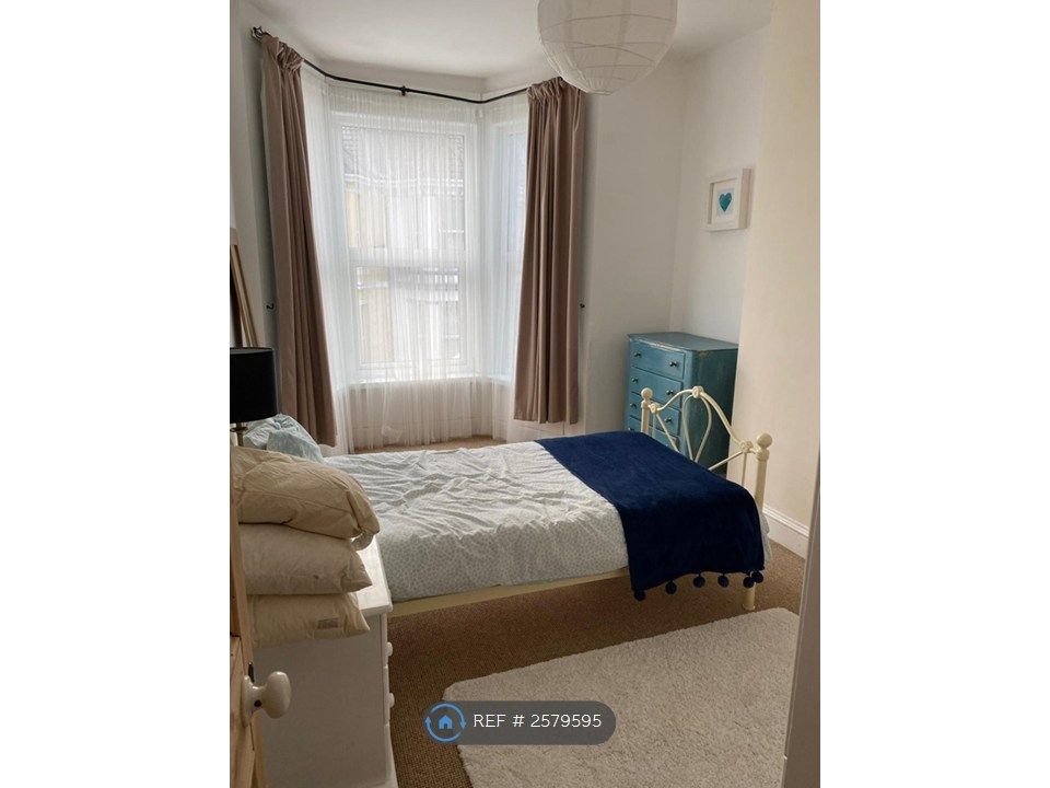 Property photo 2 of 3 Main Bed