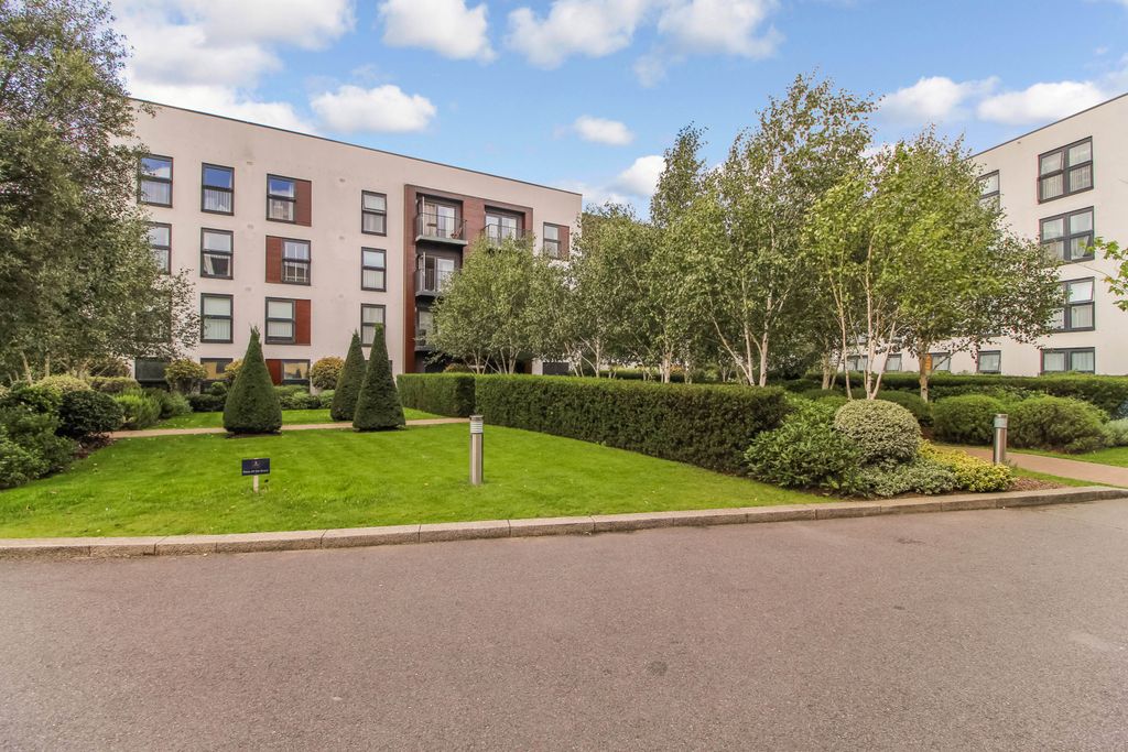 Property photo 1 of 19 Two Double Bedroom 2nd Floor Flat To Rent