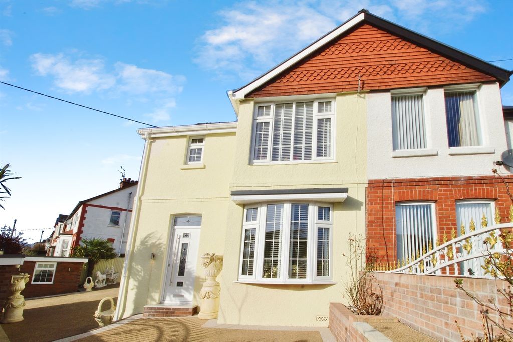 Property photo 1 of 25