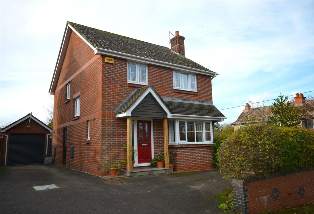 Property photo 1 of 13 Front