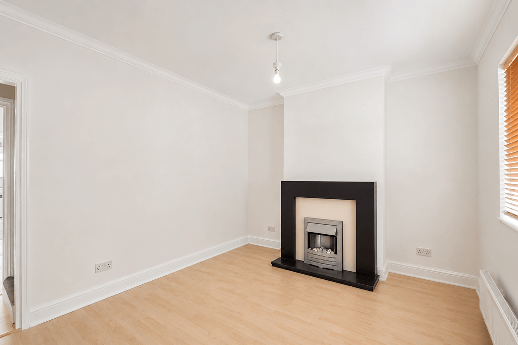 Property photo 1 of 8 2 Bedroom House For Rent
