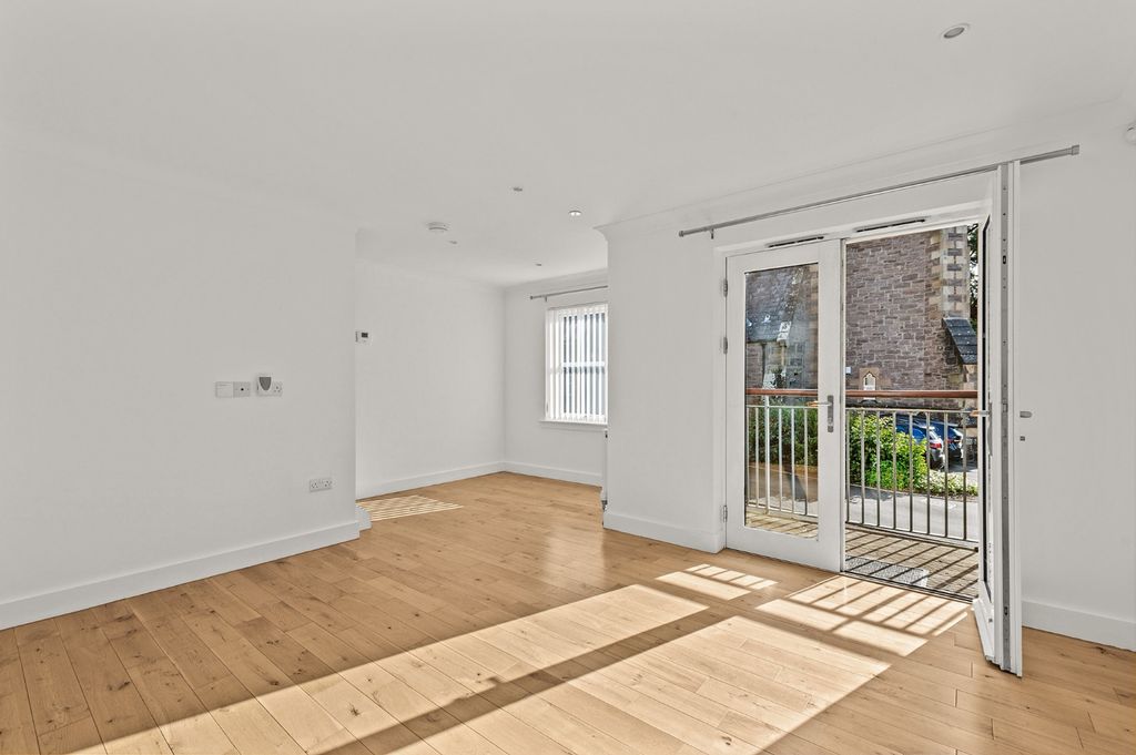 Property photo 3 of 31