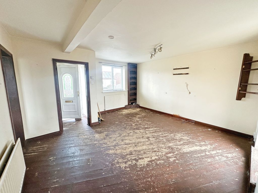 Property photo 2 of 24