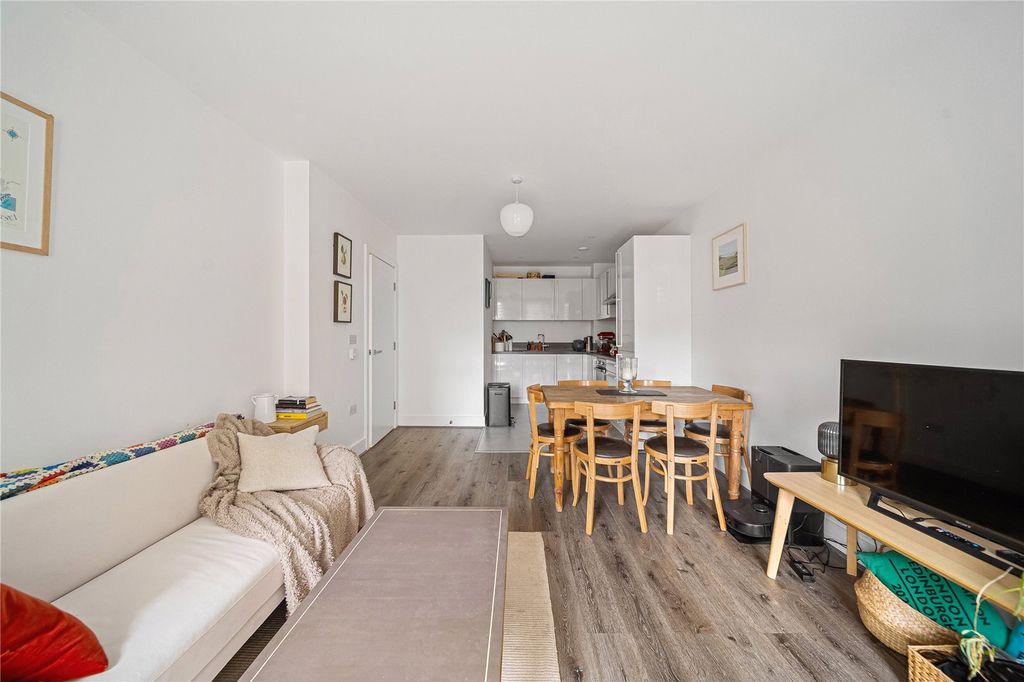 Property photo 3 of 11 Picture No. 06