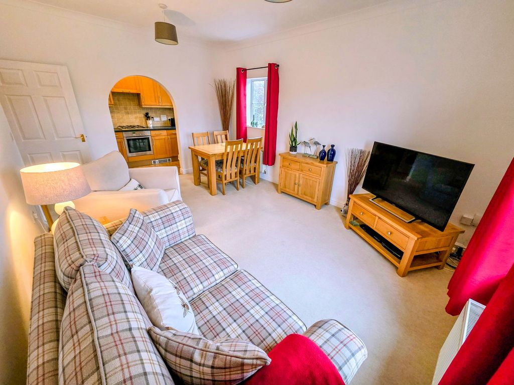 Property photo 2 of 10