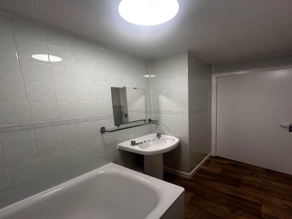 Property photo 3 of 7 Img_4990