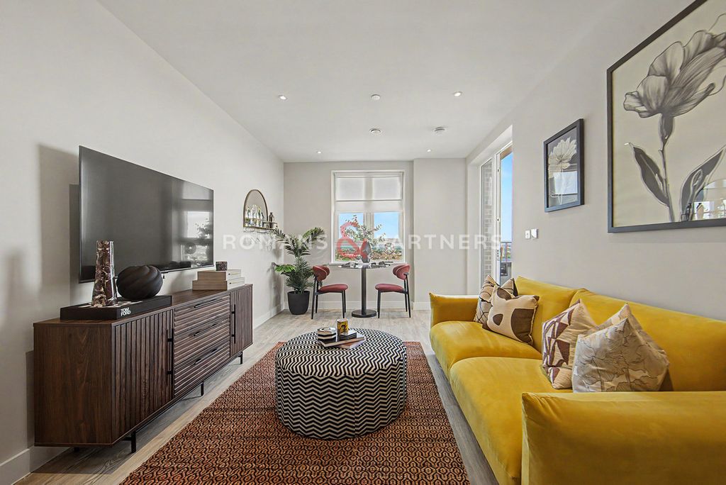 Property photo 1 of 12