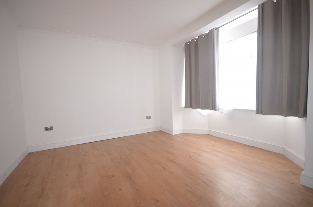 Property photo 2 of 17 Bedroom 1