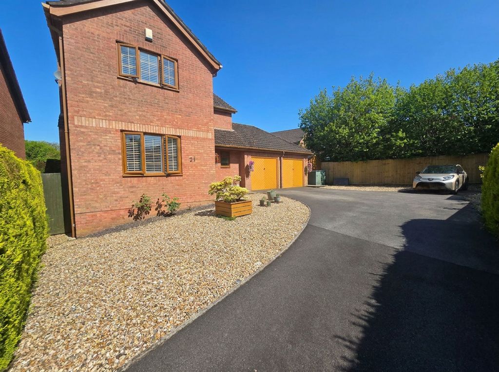 Property photo 1 of 39