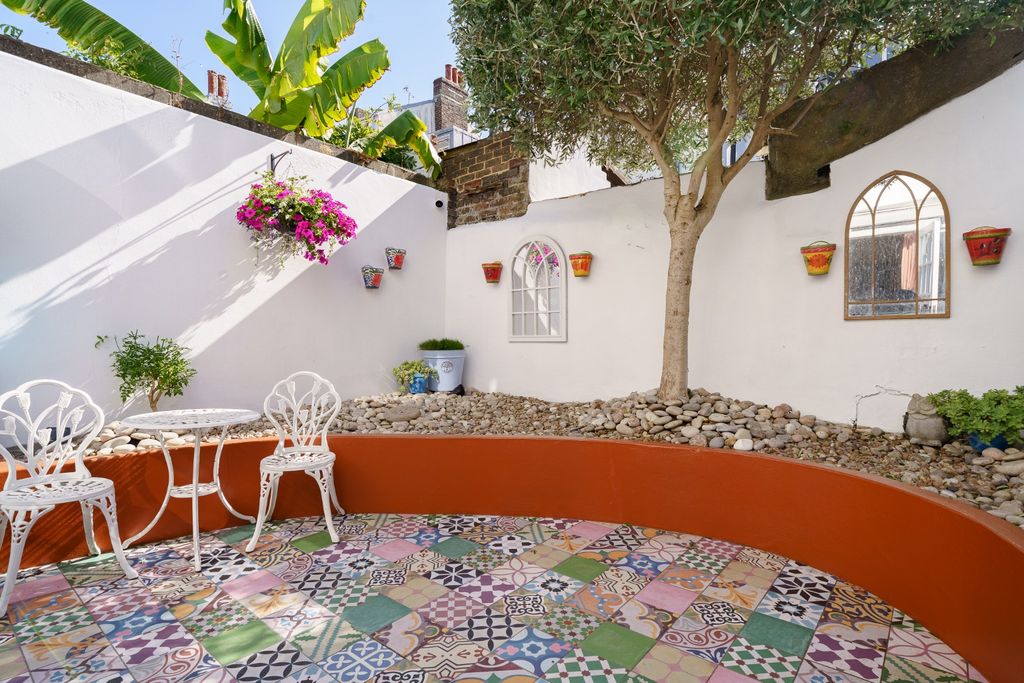 Property photo 3 of 22 5224344