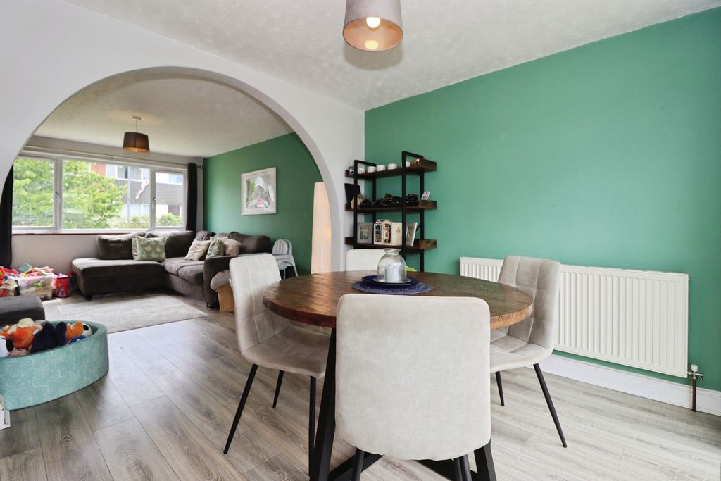 Property photo 3 of 13 Pbox-Img.Jpg