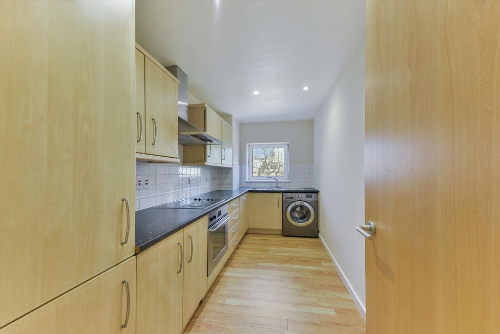 Property photo 2 of 14 Image
