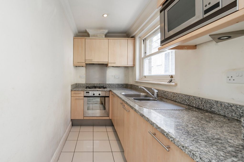 Property photo 3 of 14 Kitchen