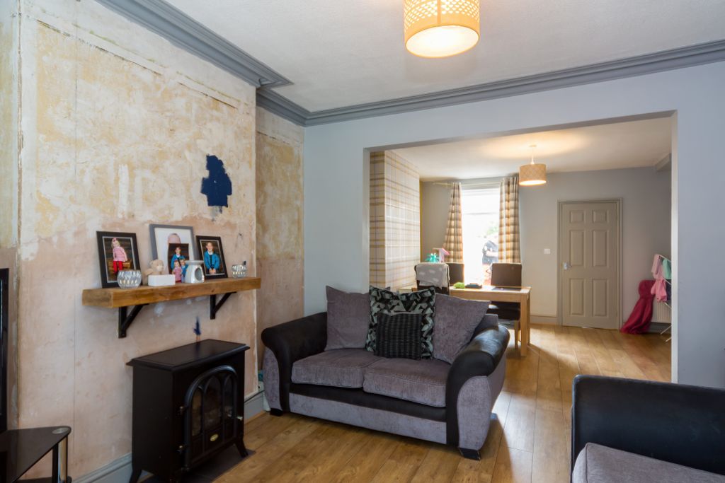 Property photo 1 of 19 Lounge