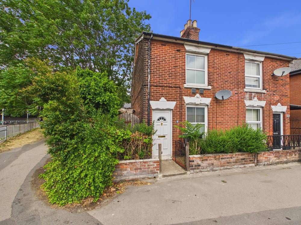 Property photo 1 of 12 Giraffe360-Still012