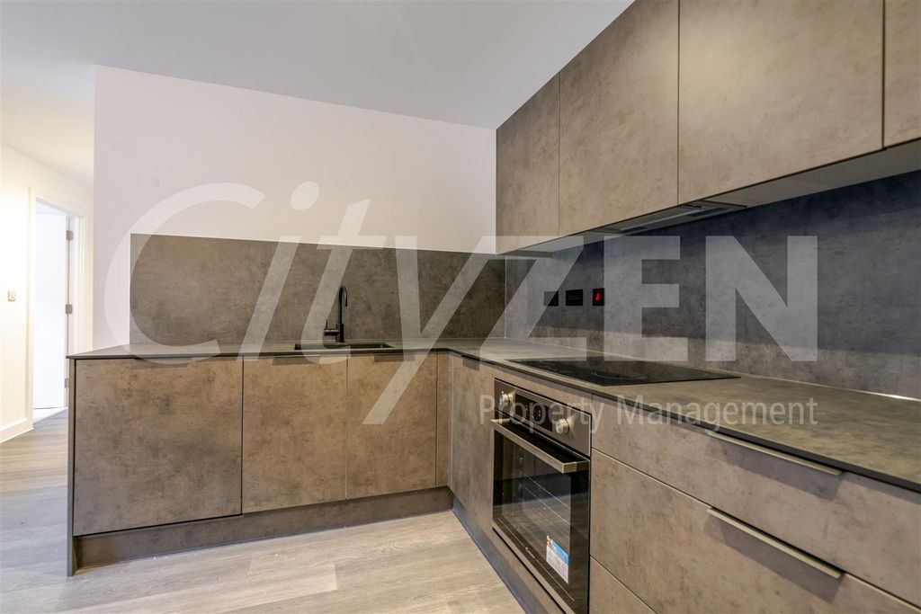 Property photo 2 of 19 Kitchen