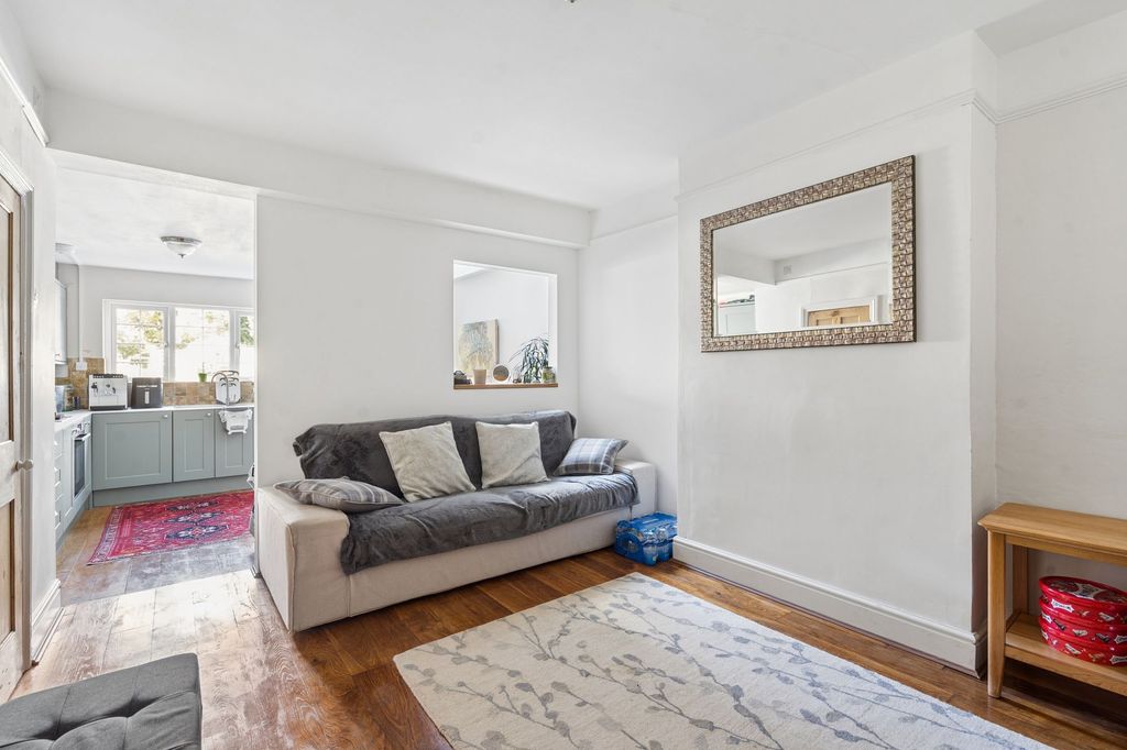 Property photo 2 of 17
