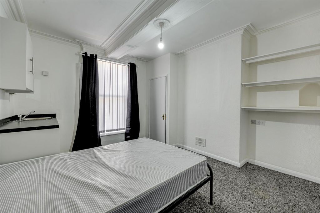 Property photo 1 of 22 Room 1